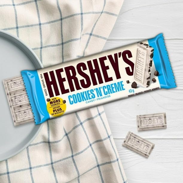 Hershey COOKIES 'N' CREME Full Size Candy Bar, 43 g/1.5 oz (Includes Ice Pack) Shipped from Canada